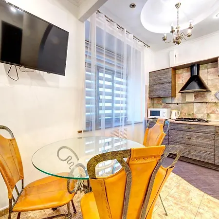 Світло! Vip Apartment In The Druzhby Narodiv Metro Station Kyiv Exterior photo