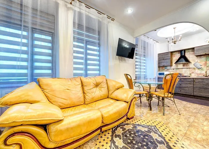 Світло! Vip Apartment In The Druzhby Narodiv Metro Station